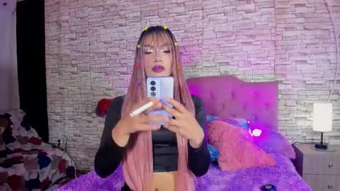 Snapshot of kittyqueen01 chatting on 10.21.25 Tatiana Guerrero online show from 10.21.25