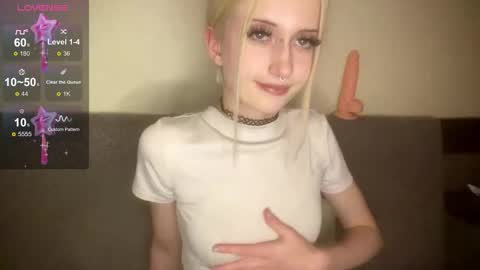 kittywithu online show from 11.14.25