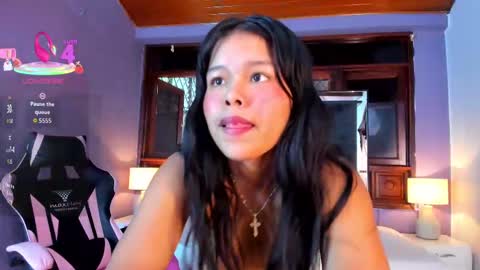 Snapshot of kittyy_babee chatting on 09.10.25 kitty online show from 09.10.25
