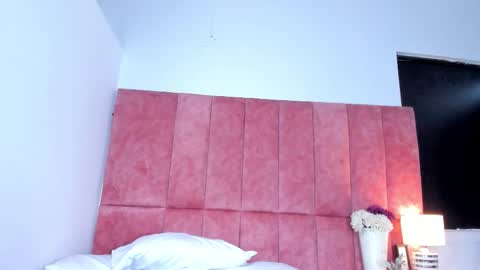 K I T T Y Y  online show from 12.18.25