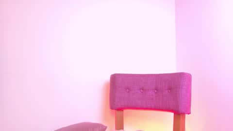 Kitty Hill online show from 11.04.25