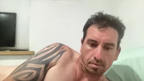 Snapshot of kiwibuzzer chatting on 12.14.25 Champ online show from 12.14.25