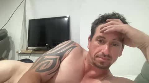 Snapshot of kiwibuzzer chatting on 12.22.25 Champ online show from 12.22.25