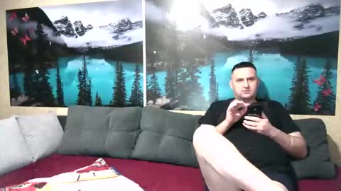 Kleosnow online show from 10.19.25