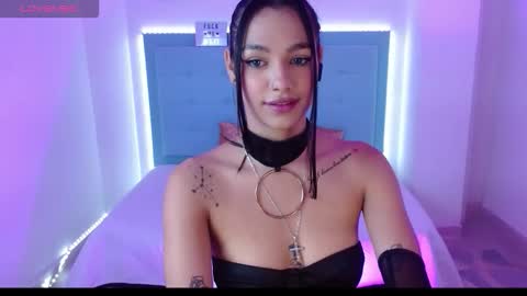 Snapshot of kloe_watson chatting on 12.16.25 Kloe Watson online show from 12.16.25