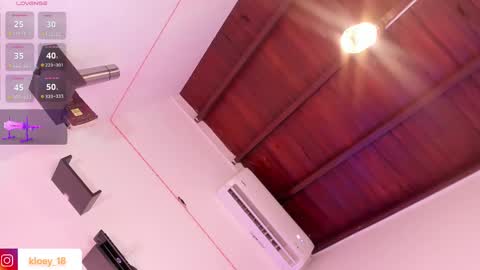 Snapshot of kloey_hoot chatting on 03.01.25 Kloey online show from 03.01.25