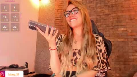 Snapshot of kloey_hoot chatting on 10.10.25 Kloey online show from 10.10.25