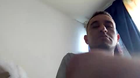 Snapshot of kmilo273079 chatting on 10.29.25 juan online show from 10.29.25