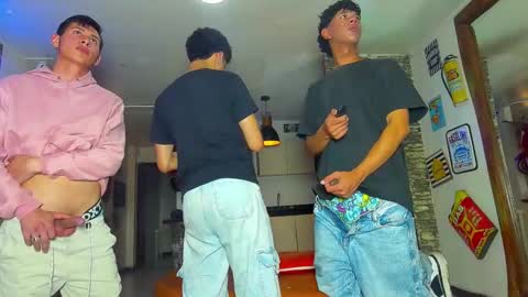 Snapshot of kobayaske chatting on 03.11.25 kobayaske online show from 03.11.25