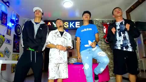 Snapshot of kobayaske chatting on 09.23.25 kobayaske online show from 09.23.25