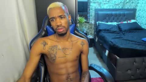 Snapshot of kofi_exotic_ chatting on 11.22.25 kofi online show from 11.22.25