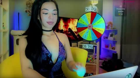 Lisa      online show from 10.07.25