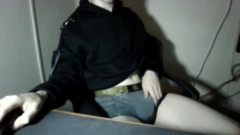 Snapshot of kokszfox chatting on 10.06.25 KokszFox online show from 10.06.25