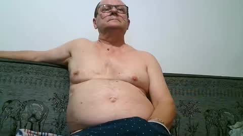 Snapshot of komputer123456789 chatting on 11.24.25 Bogdan online show from 11.24.25