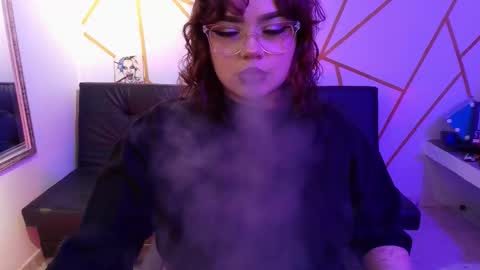 Snapshot of koning_moretti chatting on 10.14.25 camila online show from 10.14.25