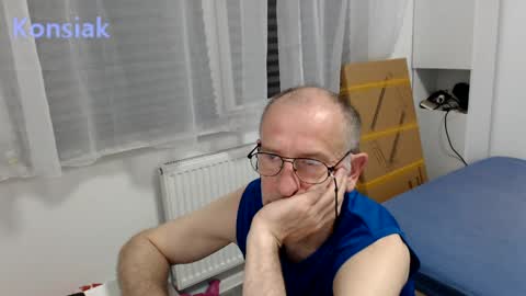 Snapshot of konsiak chatting on 05.26.26 Komsiak online show from 05.26.26