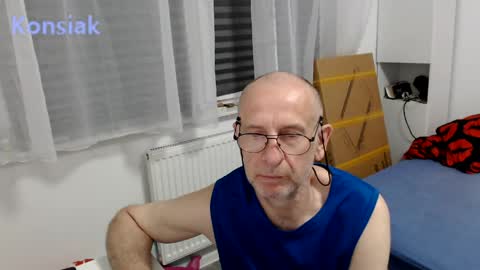 Snapshot of konsiak chatting on 05.28.26 Komsiak online show from 05.28.26