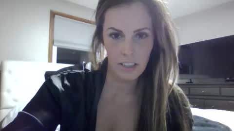 KoraLynn777 online show from 10.19.25