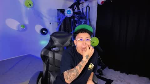 Sara  Altgirl  online show from 10.25.25