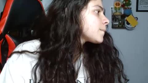 Snapshot of koranikky08 chatting on 12.13.24 Karoll online show from 12.13.24