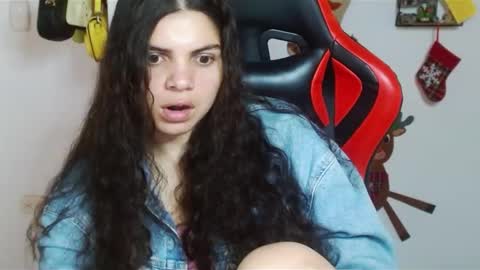 Snapshot of koranikky08 chatting on 12.24.24 Karoll online show from 12.24.24