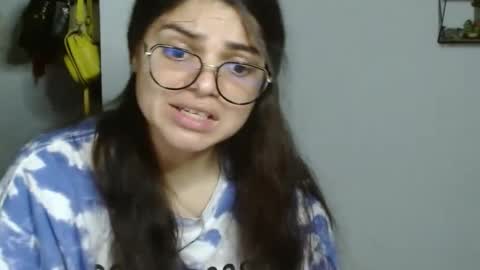 Snapshot of koranikky08 chatting on 01.12.25 Karoll online show from 01.12.25