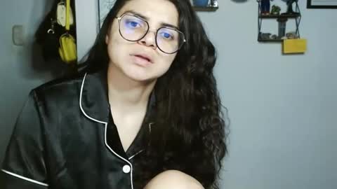 Snapshot of koranikky08 chatting on 01.23.25 Karoll online show from 01.23.25