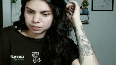 Snapshot of koranikky08 chatting on 09.20.25 Karoll online show from 09.20.25