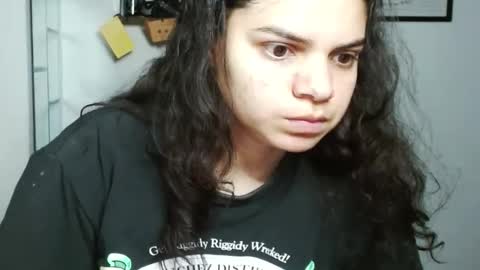 Snapshot of koranikky08 chatting on 10.09.25 Karoll online show from 10.09.25