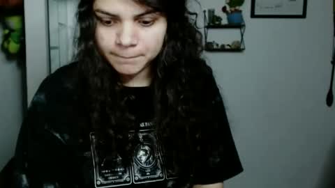 Snapshot of koranikky08 chatting on 10.10.25 Karoll online show from 10.10.25