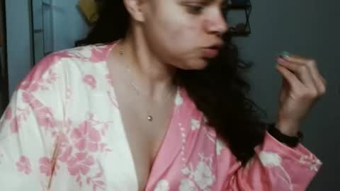 Snapshot of koranikky08 chatting on 10.11.25 Karoll online show from 10.11.25