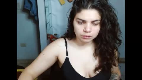 Snapshot of koranikky08 chatting on 11.06.25 Karoll online show from 11.06.25