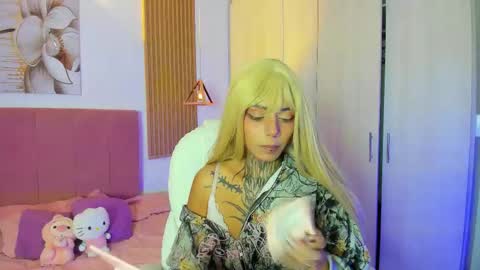 Snapshot of korarousee chatting on 09.22.25 Kora online show from 09.22.25