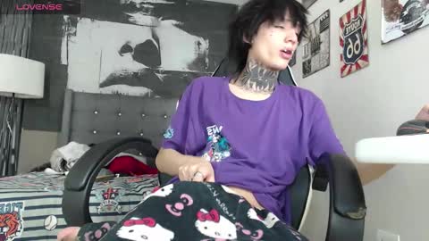 Snapshot of koryu_skull chatting on 12.16.25 KORYU online show from 12.16.25