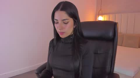 K O S M I C online show from 02.10.25