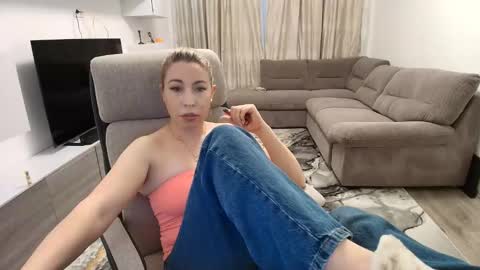 Snapshot of krasimira1 chatting on 12.05.25 krasimira1krasi online show from 12.05.25