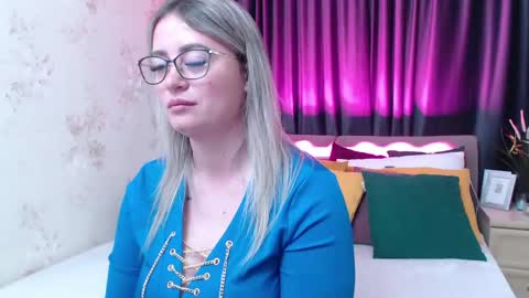 Snapshot of kriiskiss chatting on 04.16.26 Kriss online show from 04.16.26