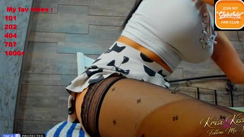 Snapshot of krisi_kiss chatting on 01.04.25 KrisiFollow me  Thumb UP  online show from 01.04.25