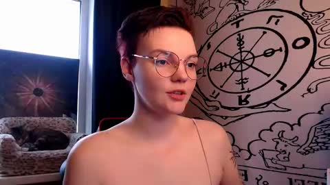 Snapshot of krisneal chatting on 11.16.25 krisneal online show from 11.16.25