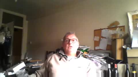 Snapshot of kriss3325 chatting on 10.13.25 kriss online show from 10.13.25