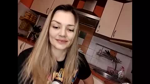 Snapshot of krisssexi chatting on 12.21.24 KrissSexi online show from 12.21.24