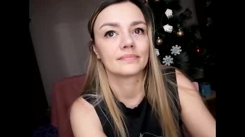 Snapshot of krisssexi chatting on 12.23.24 KrissSexi online show from 12.23.24