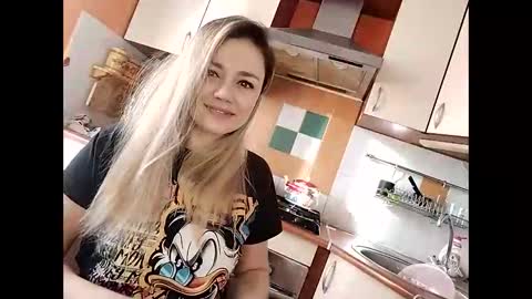 Snapshot of krisssexi chatting on 01.12.25 KrissSexi online show from 01.12.25