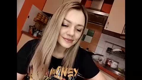 Snapshot of krisssexi chatting on 02.08.25 KrissSexi online show from 02.08.25