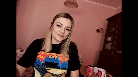 Snapshot of krisssexi chatting on 02.25.25 KrissSexi online show from 02.25.25