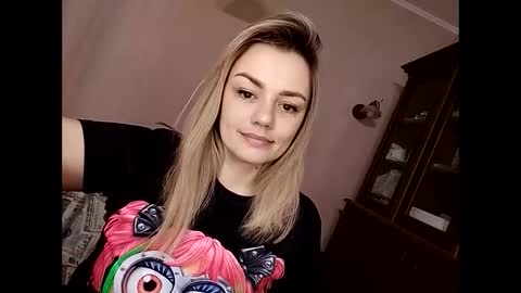 Snapshot of krisssexi chatting on 03.04.25 KrissSexi online show from 03.04.25