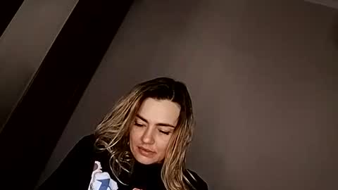 Snapshot of krisssexi chatting on 09.09.25 KrissSexi online show from 09.09.25