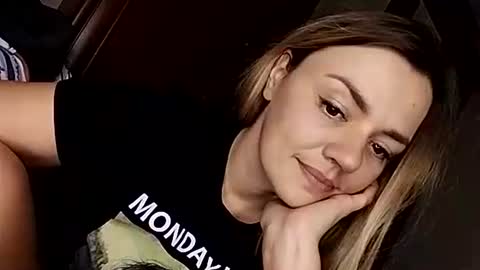 Snapshot of krisssexi chatting on 09.18.25 KrissSexi online show from 09.18.25