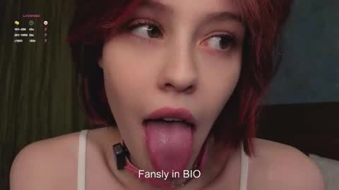 Snapshot of krissyhei chatting on 11.04.25 Sarah online show from 11.04.25