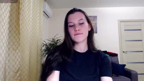 Snapshot of kristal89 chatting on 09.17.25 kristal89 online show from 09.17.25